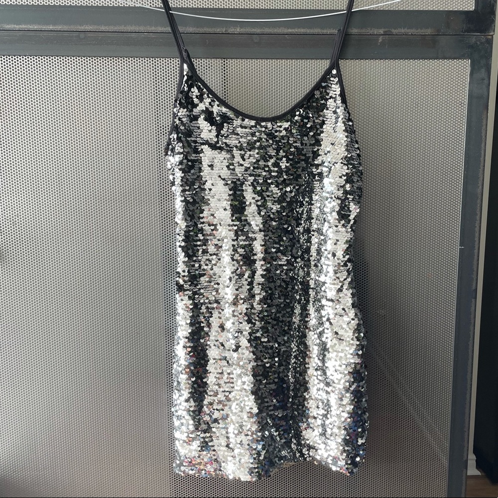 Sliver sequins mini dress